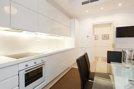 Divina Apartment