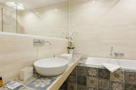 Apartment Divina